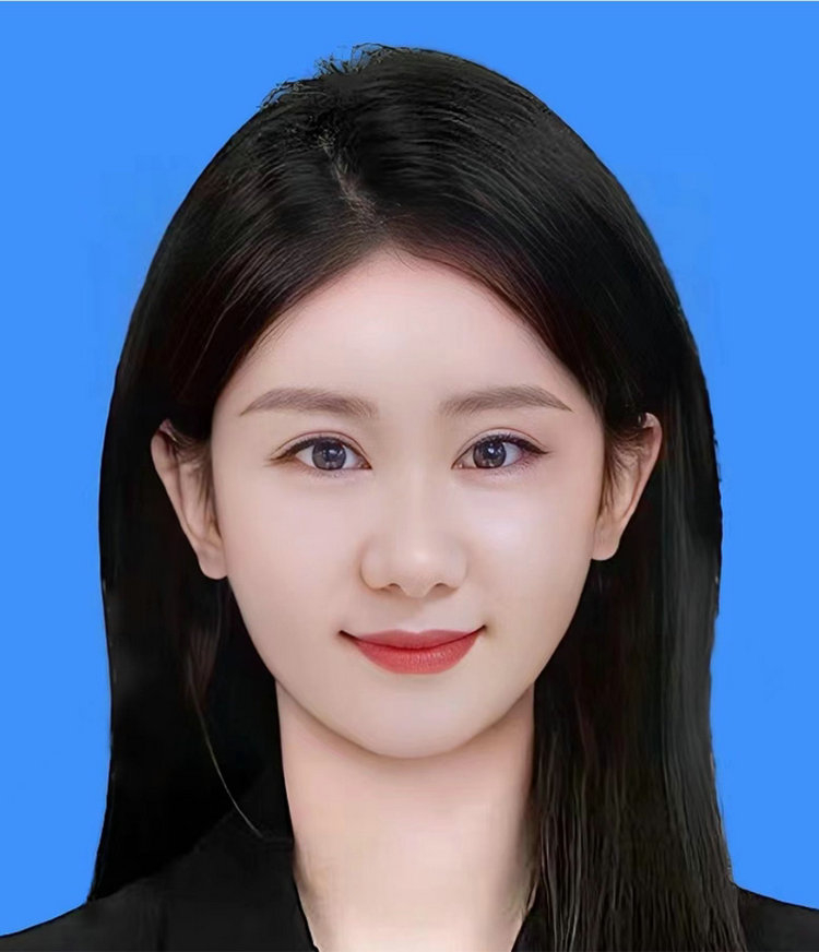 李满霞